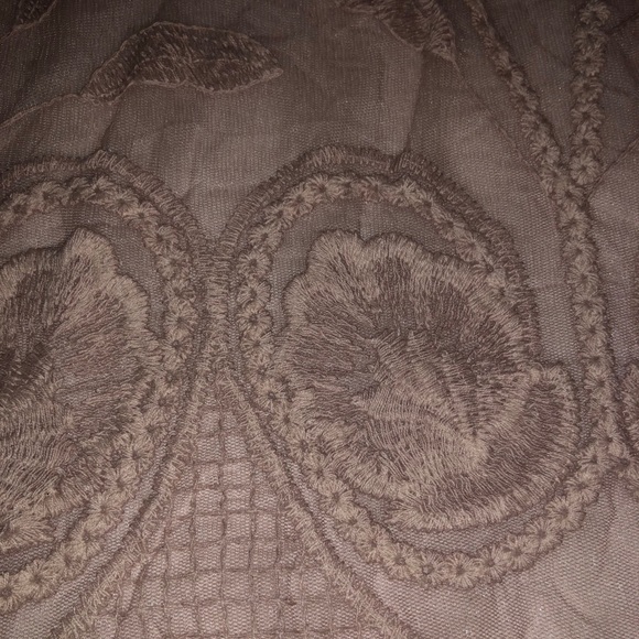 Delicate and ultra feminine blouse 🌷🌷🌷💕 - Picture 5 of 6